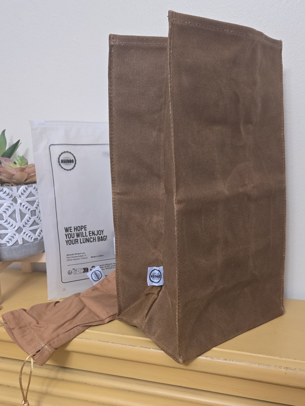 Asebbo Waced Canvas Lunch Bag. New